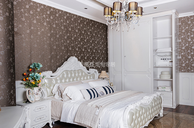 平開(kāi)門(mén)衣柜怎么樣？平開(kāi)門(mén)衣柜的優(yōu)缺點(diǎn)有哪些？