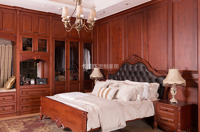 哪個牌子的定制衣柜是實木？定制實木衣柜的知名品牌介紹
