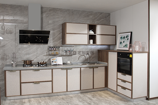 定制櫥柜怎樣收費(fèi)？定制櫥柜的價(jià)格與什么有關(guān)？